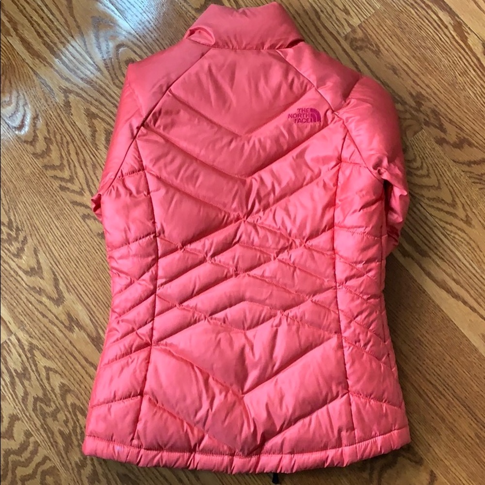 NorthFace Women’s Jacket - Picture 8 of 10